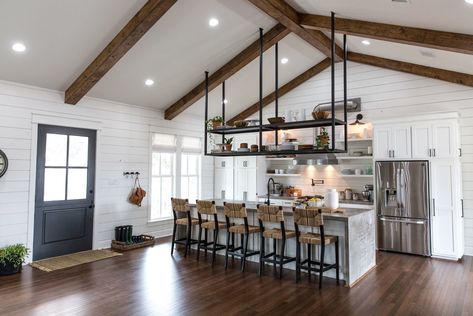 Season 4 episode 16 Kitchens By Joanna Gaines, Kitchen With Big Island, Casa Loft, Farmhouse Kitchen Design, Kitchen And Dining Room, Ideas Hogar, Wooden Beams, Modern Farmhouse Kitchens, Trendy Kitchen