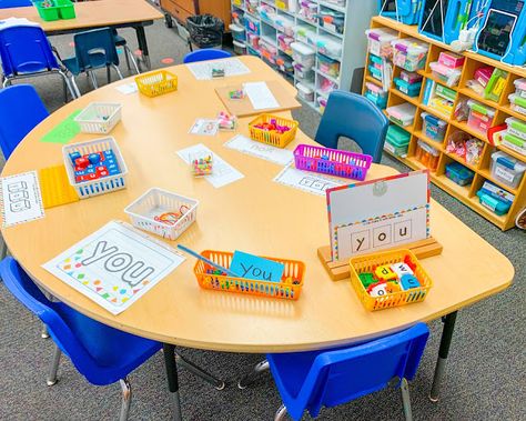 Sight Word Display, Sight Word Stations, Real Witchcraft, Kindergarten Reading Centers, Word Ideas, Sight Word Centers, Dark Psychology, Kindergarten Decorations, Phonics Centers