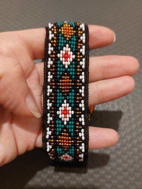 Turguoise beaded choker #BeadingPatterns #PerlerBeadPatterns #FuseBeadPatterns Loom Choker, Beaded Loom Bracelets, Loom Beaded Necklace, Seed Bead Choker, Bead Loom Designs, Turquoise Choker, Loom Jewelry, Seed Bead Pattern, Loom Bracelet Patterns