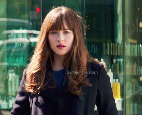 My sweet Anastasia on Twitter: "Good morning.🖤 https://t.co/KMcV8bnUhy" / Twitter Dakota Johnson Short Hair, Anastasia Steele Hair, Dokata Johnson, Dakota Johnson Bangs, Dakota Johnson Hair, Dakota Johnson Style, Summer Haircuts, Blonde Hair Inspiration, Hair Stylies