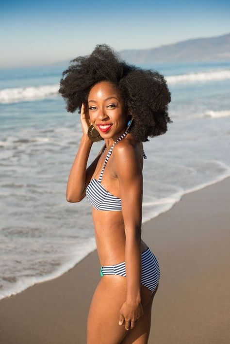 If you're not protective styling you're going to want to know the tips and tricks to easily take care of natural hair on vacation. Paradise Photography, Natural Hair Transitioning, Natural Hair Care Tips, Natural Afro Hairstyles, Hair Care Brands, Healthy Natural Hair, 4c Hair, Hair Affair, Natural Hair Inspiration