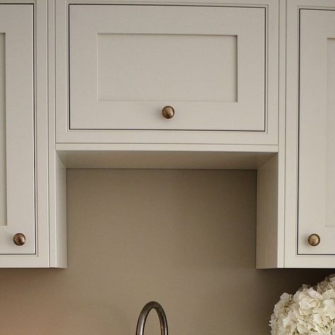 Kelsey | Interiors & Lifestyle Creator on Instagram: "I still can’t believe this is our kitchen!! 🥰 I pinch myself every day. And who knew you could love sink grooves so much?! This sink area has made doing the dishes or any chores involving the sink so much better.  Our worktops are from @geminiworktops in Sienna Gold. It has a beautiful taupe/stone coloured grain running through that really enhances the kitchen. We opted for the sink grooves within our worktop so that we didn’t need to have a sink drainer. I am so glad we added this feature and the 100mm splash back to protect the walls. I really love this quartz! They offer free samples which I would highly recommend so you can see it in person. Our cabinets are in the colour Mussel from the Helmsley in frame range from @diykitchens co Mussel Kitchen Cabinets, Mussel Kitchen, Lifestyle Creator, Taupe Kitchen, Doing The Dishes, Sink Drainer, Pinch Me, Kitchen Colors, In Frame