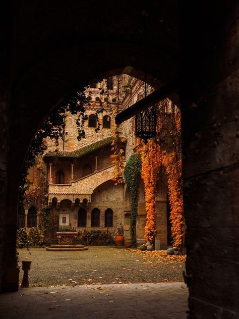 Court Aesthetic, Autumn Court, House Of Wolves, Fall Instagram, Autumn Witch, Castle Aesthetic, Italy Holidays, Italy Photography, Fantasy Castle