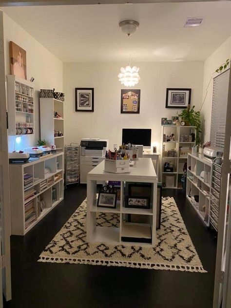 Room Setup Ideas, Office Craft Room Combo, Home Office Aesthetic, Ikea Craft Room, Ikea Crafts, Small Craft Rooms, Home Office Layout, Home Office Inspiration, Sewing Room Design