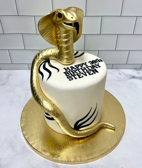 Cobra Cake, Snake Cakes, 3d Cakes, Birthday Cakes For Women, 3d Cake, King Cobra, Cakes For Women, Cakes For Men, Fondant Cakes