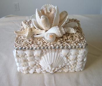 Mosaic Planters, Seashell Frame, Seashell Mirror, Hanging Craft Ideas, Seashell Projects, Seashell Wall Art, Seashell Wreath, Shell Craft, Shells Diy