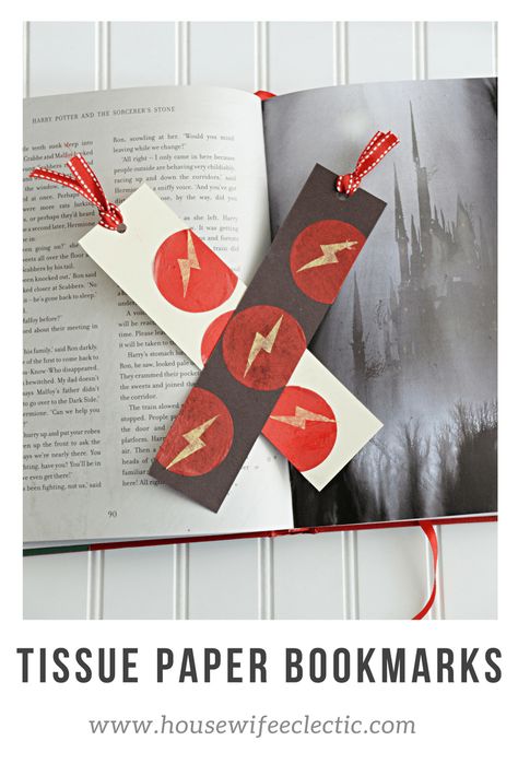 Housewife Eclectic: Are your kids reading more now that they are stuck at home all the time? Well here is a fun idea on making a cool bookmark for them to use while reading! Fun Bookmarks, Cool Bookmarks, Tutu Tutorial, Room Decor Crafts, Home Decor Diy Crafts, Library Bag, School Painting, Paper Pom Poms, Paper Bookmarks