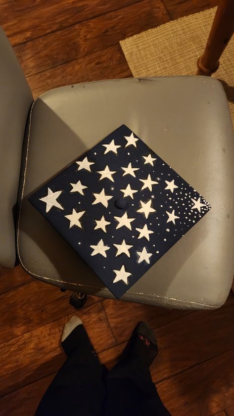 Star Grad Cap Ideas, Star Graduation Cap, 2026 Graduation, Seniors Activities, Celebration Art, Graduation Cap Decoration Diy, Graduation Look, College Graduation Cap Decoration, Grad Cap Designs