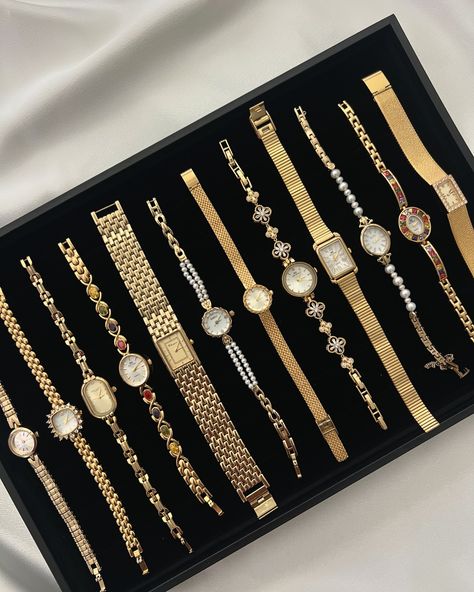 Obsessed is an understatement ✨ Shop now, link in bio! Jordan Taylor, Vintage Watches Women, Gold Watches Women, Casual College Outfits, Wrist Jewelry, Watches Women, Womens Watches Luxury, Dope Jewelry, Shoe Inspiration