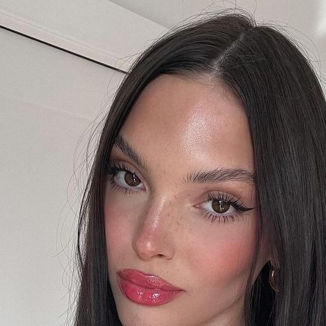 Kensington Tillo on Instagram: "🍓" Kensington Makeup, Kensington Tillo, Classy Makeup, Mirror Mirror, Girls Makeup, Makeup Inspo, Mirror, Makeup, On Instagram