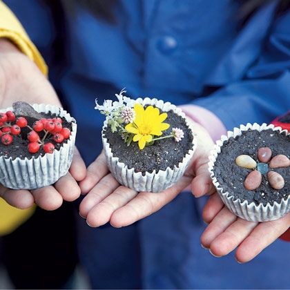 Mud Cupcakes, Cupcake Crafts, Mud Pies, Forest School Activities, Outdoor Education, Natural Playground, Spring Crafts For Kids, Mud Kitchen, Outdoor Classroom