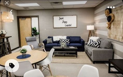 Office And Break Room, Employee Relaxation Room, Cozy Breakroom Ideas, Break Room Ideas Work, Faculty Room Design, Cosy Staff Room Ideas, Classroom Turned Into Office, School Office Space Ideas, Cute Break Room Ideas