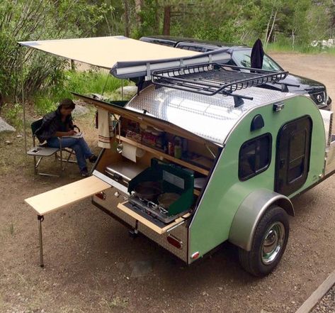 Teardrop Trailer Camping, Teardrop Camper Plans, Small Camper Trailers, Teardrop Camping, Teardrop Camper Trailer, Camping Vintage, Camper Awnings, Off Road Camper Trailer, Tiny Trailers