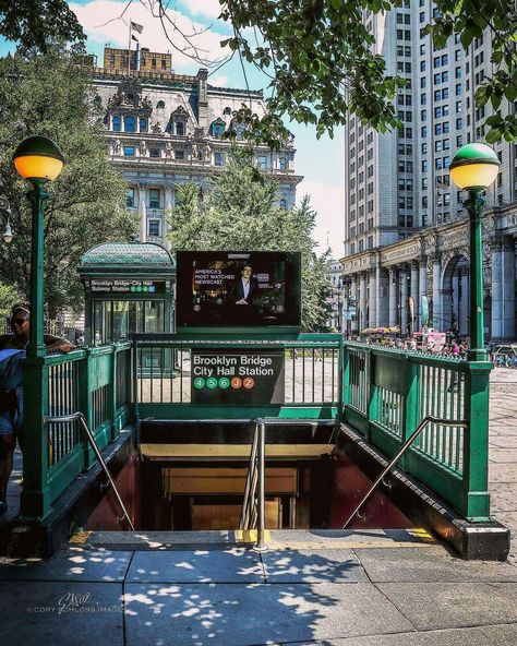 The City Hall/Brooklyn Bridge subway entrance at City Hall Park. Thats the beautiful Surrogate's Court of New York County building in the background ;-)  Credit: Cory Schloss Images Underground New York, Drawings Of New York City, New York City Bloxburg Build, New York Layout Bloxburg, Bloxburg City Entrance, Brooklyn Nyc Aesthetic, Bloxburg Subway Station, Bloxburg New York City, Bloxburg New York City Layout