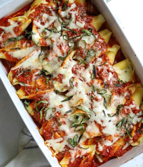 These Stuffed Shells are so delicious, elegant and ready in under 1 hour. They're vegetarian friendly and the perfect weeknight meal. Vegetable Stuffed Shells, Vegetarian Stuffed Shells, Stuffed Shells Recipe, Stuffed Shells, So Delicious, Weeknight Meals, Dinner Party, Shells