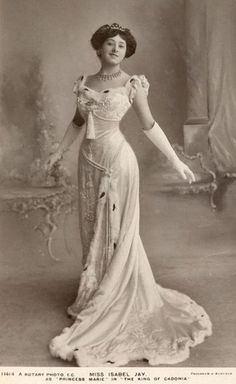 Miss Isabel Jay as ‘Princess Marie’ - 1909 - The King of Cadonia - What a gown! Description from uk.pinterest.com. I searched for this on bing.com/images 1910s Fashion Women, Dressy Gowns, 1918 Fashion, Opera Dress, Fashion 1910, Edwardian Wedding, Shape Dress, 1910s Fashion, A Night At The Opera