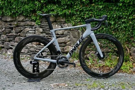 Best Bike Kit on Instagram: “Parlee RZ7 • Sram Red eTap AXS • Quarq powermeter • Zipp 808/404 wheels.. 📸 @pushcartel ➖➖➖➖➖➖➖➖➖➖➖➖➖ Visit my other page 🔥…” Bike Kit, Road Bike, Cool Bikes, Wheel, Bicycle, Bike, Road, Red, Instagram