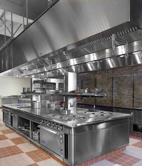 Commerical Kitchen, Chefs Kitchen Design, Restaurant Kitchen Design, Commercial Kitchen Design, Kitchen Scene, Bakery Kitchen, Cooking Range, Commercial Kitchen Equipment, Steam Cooking