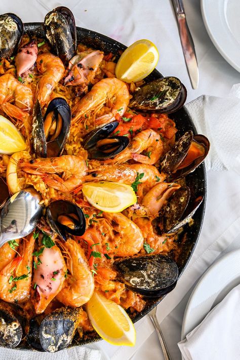 Seafood Paella Recipe, Paella Party, Paella Recipe Seafood, Amazing Food Photography, Carribean Food, Spanish Paella, Paella Recipe, Seafood Paella, Spain Food