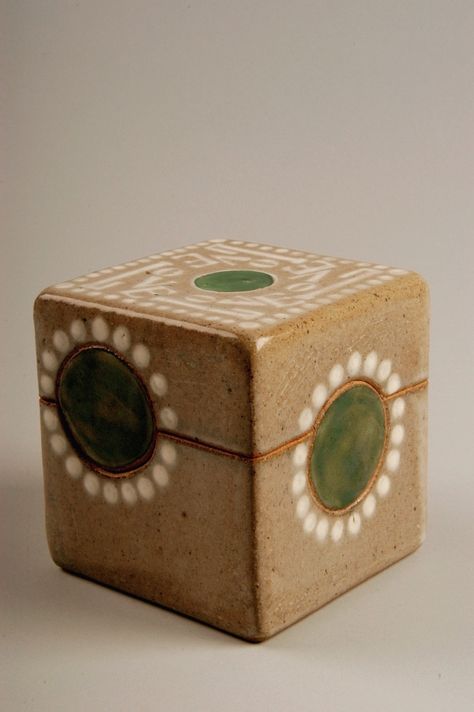 Edith Franklin Clay Box, Slab Ceramics, American Ceramics, Ceramic Boxes, Slab Pottery, Hand Built Pottery, Pinterest Ideas, Pottery Classes, Ceramics Projects