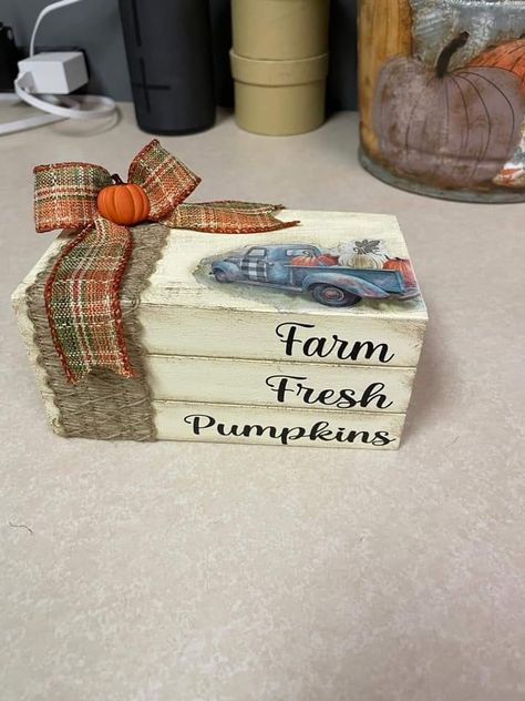 Wooden Fall Crafts To Sell, Fall Crafts To Sell 2023, Trinity Craft, Pilgrim Crafts, Primitive Fall Crafts, Fall Craft Fairs, Wood Books, Fall Wood Crafts, Fall Pumpkin Crafts