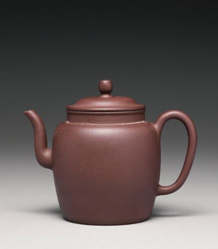 A YIXING TEAPOT AND COVER | Year of Chongzhen Reign, 1642 | Sotheby's Chinese Tea Pot, Painted Teapot, Wooden Kitchen Utensils, Yixing Teapot, Chinese Pottery, Ghibli Art, Pottery Crafts, Teapots And Cups, Chinese Ceramics