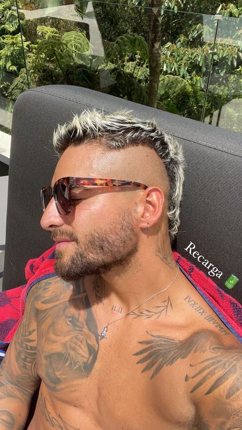 Maluma Haircut, Trey Songs, Men's Piercings, Mohawk Hairstyles Men, Mohawk Hairstyles, Mens Haircuts Fade, Family Tattoos, Aesthetic Tattoo, Holiday Hairstyles