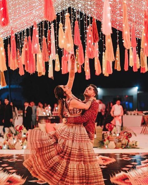 Wish N Wed Wedding Inspiration on Instagram: "This has got to be the most hippie-inspired sangeet decoration idea we've ever seen. Save this for your summer wedding. ✨❤️ Decor @prashe #indianwedding #sangeetdecor #sangeetdecoration #wishnwed #sangeetdecorations #sangeetdecorationideas #garbadecorations #summerwedding #decor #sangeet #sangeetdecor #decoridea" Sangeet Decor At Home, Pakistani Sangeet Decor, Backyard Sangeet, Colorful Sangeet Decor, Indian Wedding Sangeet Decor, Boho Sangeet Decor, Modern Sangeet Decor, Ladies Sangeet Decoration, Indoor Sangeet Decor