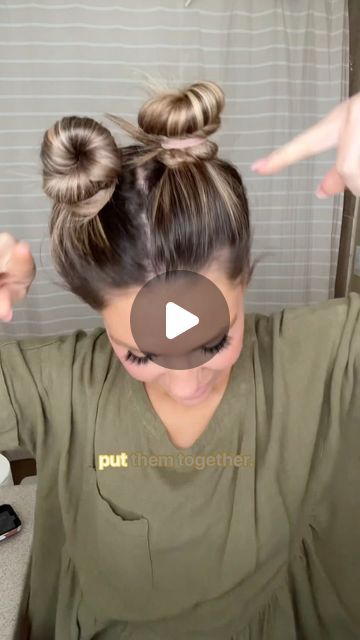 Hair Scrunching Tips, How To Do Scrunchie Curls, Easy Way To Curl Long Hair, Bun Curls Overnight, Sock Curls Overnight Short Hair, Easy Ways To Curl Hair, Easy Overnight Curls, Jessie James Decker Hair, Ways To Curl Your Hair