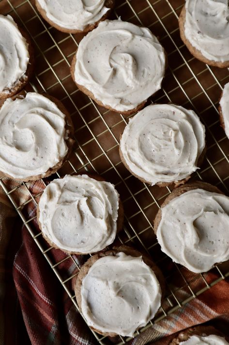 Frosted Chai Cookies, Iced Chai Cookies, Chai Gingerbread Cookies, Sugar Cookies With Cream Cheese Frosting, Browned Butter Sugar Cookies, Chai Sugar Cookies, Sugar Cookie Frosting Recipe, Holiday Bakes, Chai Cookies