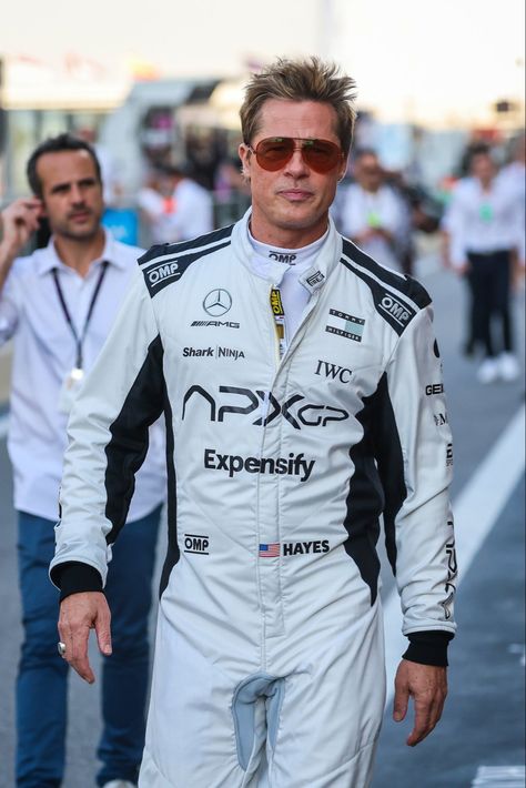 brad pitt at abu dhabi grand prix filming his ��“f1” movie, 2024 Brad Pitt 2024, Brad Pitt Oceans 11, Movie 2024, Oceans 11, Abu Dhabi Grand Prix, Attractive Guys, Tom Cruise, Smash Book, Brad Pitt