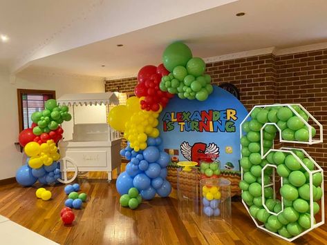 Mario Bros Theme Party, Supermario Theme Party, Super Mario Bros Party Ideas Decoration, Super Mario Theme Party, Mario Party Theme, Super Mario Party Decorations, Mario Party Decorations, Super Mario Party Favors, Super Mario Theme