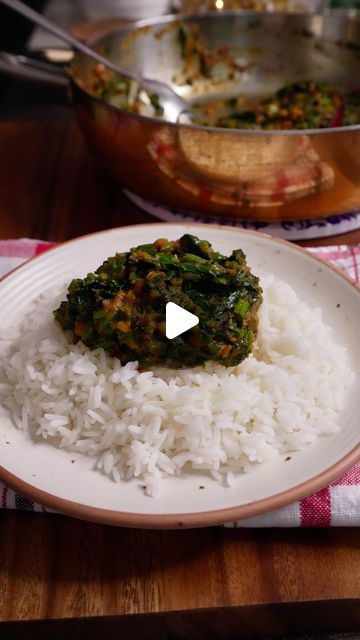 Meghna’s Food Magic on Instagram: "PALAK ONION CHUTNEY (Palak Ulli Karam)  Ulli Karam means Onion Chutney. Palak Ulli Karam is a traditional Indian dish made with spinach and onions, cooked in a blend of aromatic spices. This flavorful and nutritious vegetarian dish is a perfect choice for a wholesome meal. You can even give it in lunch box. . Give this dish a try and experience the burst of flavors that will tantalize your taste buds. The combination of the earthy spinach and the sweet caramelized onions create a harmony of tastes that will leave you craving for more. Whether enjoyed with roti, naan, or rice, palak ullu karam is sure to satisfy your hunger and delight your senses.  Recipe -  - In a mixer jar, take 3 medium size onion.  - Add 1 tbs kashmiri red mirchi powder & some salt - Red Spinach Recipes, Spinach Recipes Indian, Palak Rice Recipe Indian, Leafy Vegetables Recipes, Palak Chutney, Spinach Chutney, Spinach Indian Recipes, Palak Rice Recipe, Palak Recipes Indian