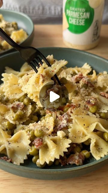 Essential Everyday on Instagram: "This Bacon Pea Pasta is an easy spring dinner recipe we can’t get enough of! 🫛🥓

You only need a few ingredients to make this recipe and you can really use any pasta shape. Bookmark the full recipe below 👇

Bacon Pea Pasta

8 oz Essential Everyday Farfalle Pasta (reserve 1/2 cup pasta cooking water)
6 oz Essential Everyday Hardwood Smoked Bacon
1 cup diced onion or shallots
1 can Essential Everyday Sweet Peas 
Salt and pepper to taste  Essential Everyday Grated Parmesan Cheese to taste

Cook pasta according to package directions. Reserve 1/2 cup of pasta water. 

Dice the bacon and add to a skillet over medium heat. Cook until crispy, then remove bacon from the pan with a slotted spoon. 

Sauté the onion in the bacon grease for 3-4 minutes, then add in Bacon Pea Pasta, Pea Pasta, Spring Recipes Dinner, Farfalle Pasta, Pasta Water, Spring Dinner, Slotted Spoon, Bacon Grease, Dinner Sides