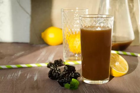 The 3 Best Fruit Juices to Help Relieve Constipation | Livestrong.com Drinks For Constipation, Prune Juice, Papaya Juice, Spinach Healthy, Stain Removal Guide, Constipation Remedies, Dried Plums, House Hacks, Pear Juice