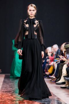 Elie Saab Ready To Wear Fall Winter 2020 Paris - NOWFASHION Elie Saab Ready To Wear, Indo Western Outfits For Women, Black Wedding Dress Gothic, Classy Wedding Dress, Dresses Classy, Dark Style, Elegant Dresses Classy, Top Design Fashion, Ready To Wear Collection