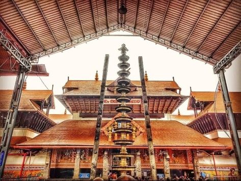 (1007) Quora Guruvayoor Temple Images, Guruvayoor Temple, Guruvayur Temple, Sanctum Sanctorum, Temple India, Krishna Temple, Temple Photography, Temple Architecture, Dark Phone Wallpapers