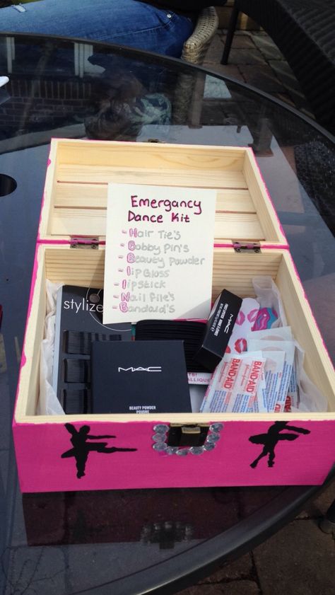 Emergency dance kit inside. #mac #smashbox #pink #dance #emergency Dance Survival Kit, Cheerleading Bedroom, Big Sis Lil Sis Gifts, Dance Competition Gifts, Nutcracker Gifts, Dance Studio Design, Dance Essentials, Dance Team Gifts, Dance Competitions