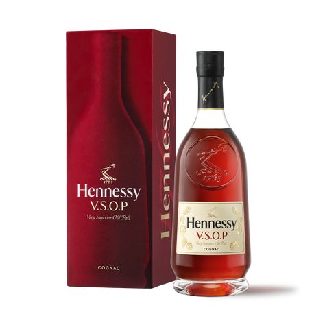 Cognac cocktail Hennessy Coqui with rum - Hennessy Hennessy Bottle, Cognac Cocktail, Hennessy Xo, Sidecar Cocktail, Sour Cocktail, Ripe Fruit, Old Fashioned Cocktail, Juicy Fruit, Negroni