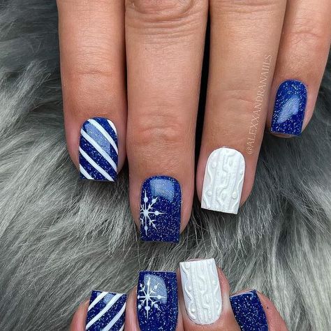 Nail Design With Blue Color, Blue Glitter Gel Nail Designs, Snow Flake Nails Design Blue, Blue Peppermint Nails, Dark Blue With Snowflakes Nails, Christmas Nail Art Designs Blue, Christmas Nail Art Ideas 2024, Sweater Snowflake Nails, Winter Snowman Nails