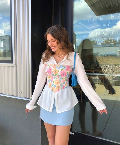 Summer City Outfits Street Style, Emo Outfits Summer, Causal Outfits 2024, Leo Midheaven, Cafe Fits, Floral Bustier, Everyday Fashion Outfits, Casual Day Outfits, Easy Trendy Outfits