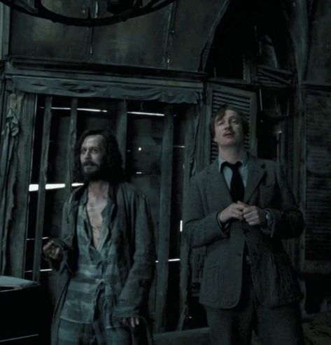 Remus Lupin Moony, David Thewlis, Remus And Sirius, Harry Potter Artwork, Harry Potter Gif, Prisoner Of Azkaban, All The Young Dudes, Albus Dumbledore, Remus Lupin