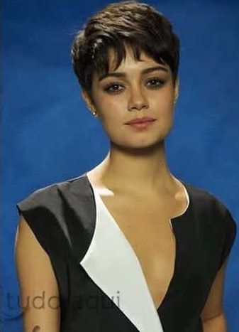 Sophie Charlotte, Beauty Redefined, Short Sassy Haircuts, Bob Hairstyles For Thick, Medium Short Hair, Super Short Hair, Short Bob Haircuts, Short Black Hairstyles, Short Pixie Haircuts