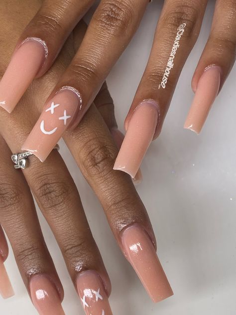 Nude nails Brown Medium Nails Acrylic, Brown Nails Acrylic Medium Length, Medium Nude Acrylic Nails, Basic Nude Nails, Classy Acrylic Nails Square, Brown Outline Nails, Plain Nude Acrylic Nails, Pink And Nude Nails, Cream Nails Acrylic