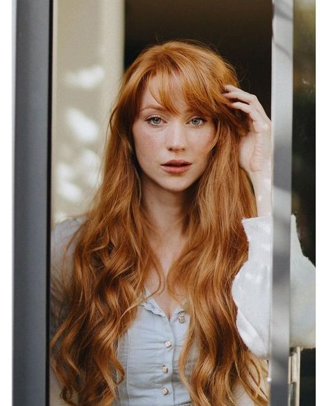 Personagens para seu livro. Redhead Characters, Natural Red Hair, Red Hair Woman, Beautiful Red Hair, Ginger Girls, Fringe Hairstyles, Hair Reference, Strawberry Blonde, Ginger Hair