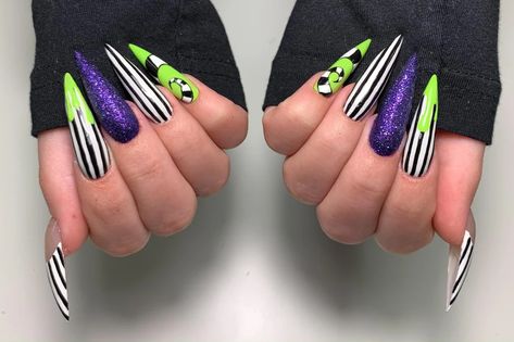 My client designed these super sick Beetlejuice nails. : Nails Beetlejuice Nail Art, Beetlejuice Nails, Horror Nails, Holloween Nails, Halloween Acrylic Nails, Gothic Nails, Edgy Nails, Goth Nails, Dope Nail Designs