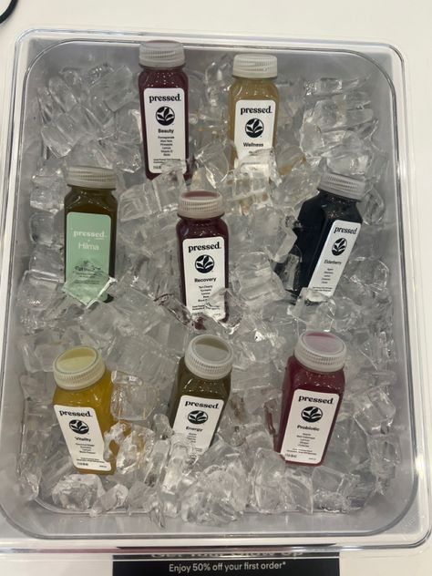 Pressed juice healthy Pressed Juice Aesthetic, Juice Aesthetic, Juice Healthy, Aesthetic Car, Pressed Juice, Healthy Juices, Beauty Wellness, Matcha, Juice