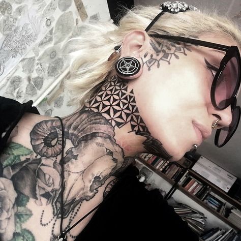 Mandala Side Neck Tattoo, Neck Tattoos Women Geometric, Flower Of Life Throat Tattoo, Flower Of Life Tattoo Neck, Neck Tattoo Filler Ideas, Geometric Neck Tattoo For Women, Sacred Geometry Neck Tattoo, Half Neck Tattoo, Flower Of Life Neck Tattoo