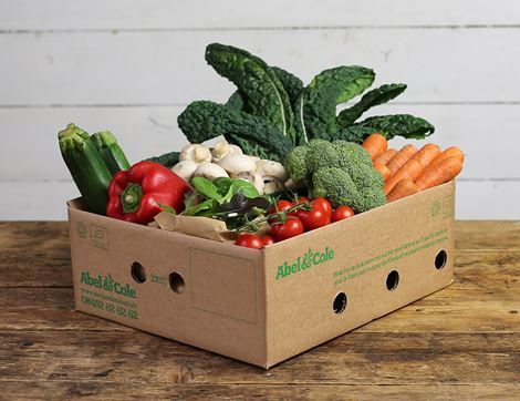 Super Speedy Veg Box Vegetable Box Design, Fruit Photography Ideas, Vegetable Delivery, Vegetable Packaging, Vegetable Boxes, Fruit Packaging, Market Garden, Fruit Box, Fruit Photography