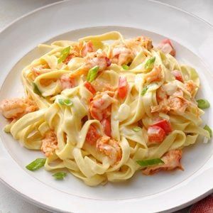 Gorgonzola Shrimp Pasta Recipe: How to Make It Crawfish Fettuccine, Crawfish Pasta, Oven Baked Shrimp, Pizza Dishes, Fettuccine Recipe, Crawfish Recipes, Fettuccine Recipes, Cajun Crawfish, Shrimp Linguine